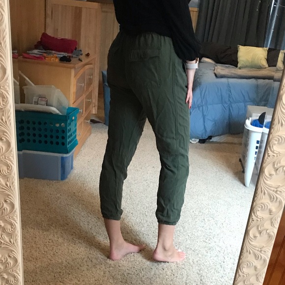 NWT GAP army green crop lounge pant - Picture 2 of 7